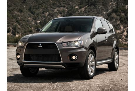 2010 Mitsubishi Outlander MPG, Price, Reviews & Photos | NewCars.com