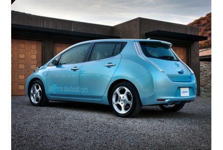 2013 Nissan LEAF MPG, Price, Reviews & Photos | NewCars.com