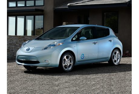 2013 Nissan LEAF MPG, Price, Reviews & Photos | NewCars.com