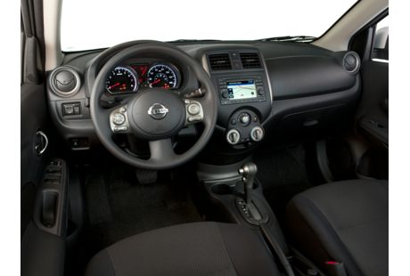 2013 nissan versa sl