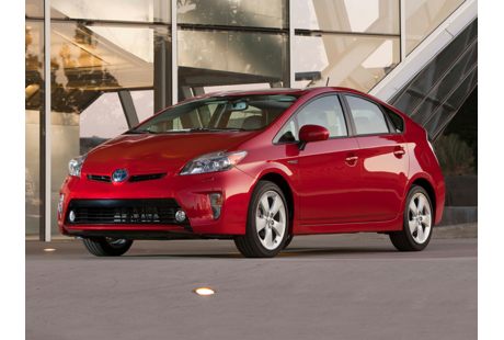 2014 Toyota Prius MPG, Price, Reviews & Photos | NewCars.com